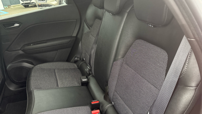 Renault Captur 1.6 E-Tech full hybrid 145 Rive Gauche 5dr Auto Hybrid Hatchback